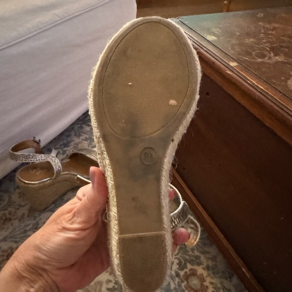 Silver Size 10 wedge sandals. EUC. - Picture 11 of 11